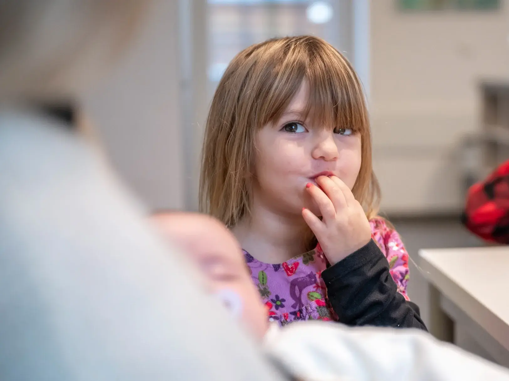 Bund der Caritasstiftungen im Bistum Hildesheim BdC Kinder- und Jugendhilfe: Mädchen beim Essen